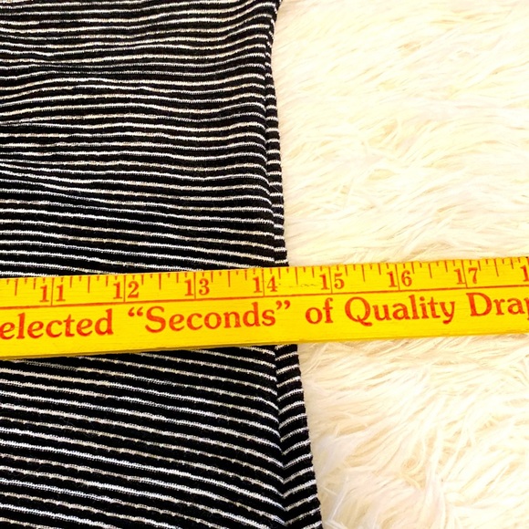 MAX EDITION BLACK & WHITE STRIPE CAP SLEEVE SHIRT SIDE ACCENT Size M NWT - Picture 10 of 13